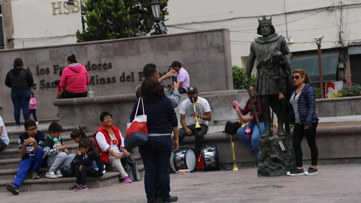 turistas en el centro (2)